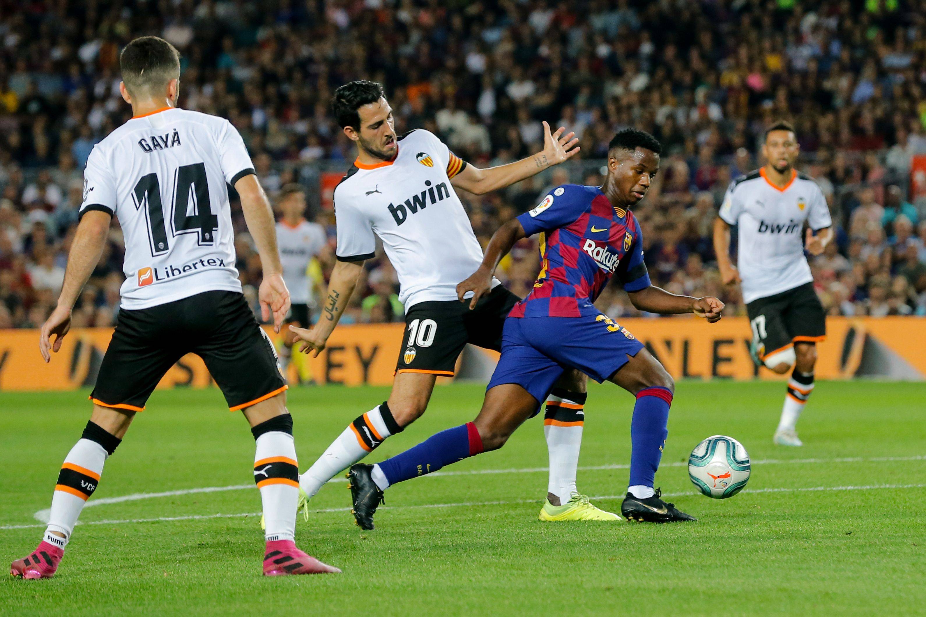 星空体育官网-足球赛场精彩纷呈，哪支队伍表现最出色？