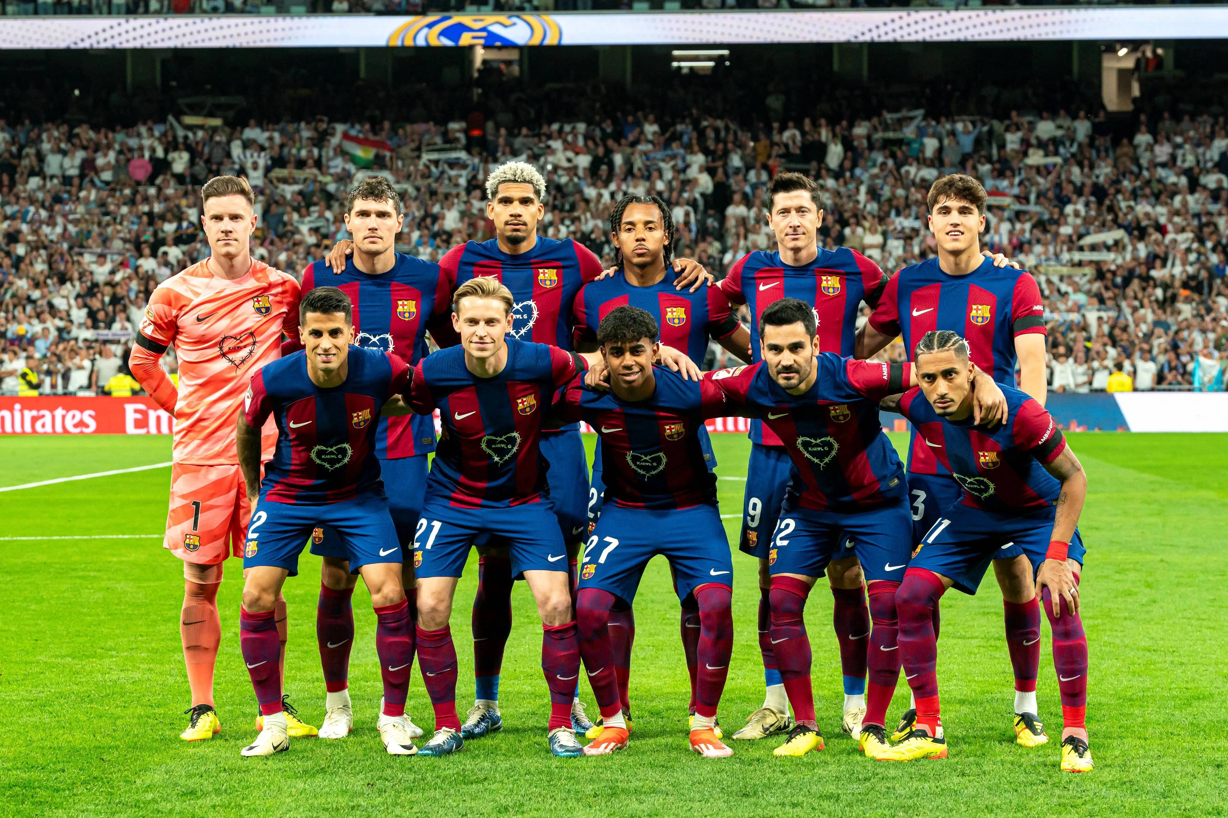 星空体育官网-足球赛场精彩纷呈，哪支队伍表现最出色？